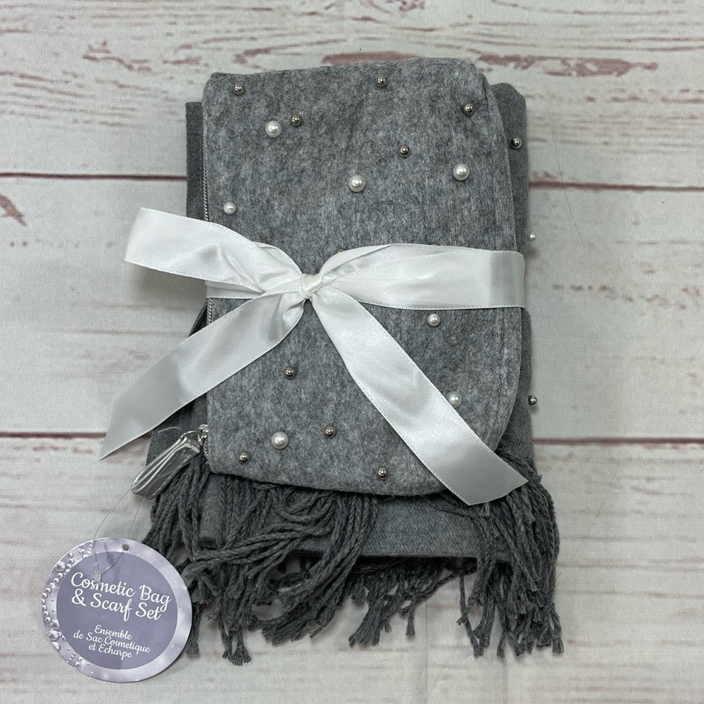 NWT Scarf & Cosmetic  Bag 2-Piece Set - Grey/Pearl